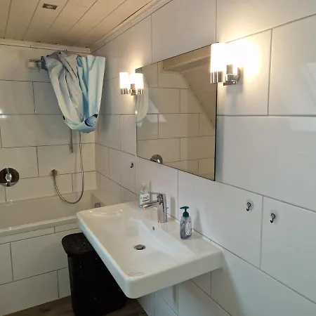 Blumenshein Bei Speyer Karlsruhe Familienfreundlich 5 Pers Zeiskam