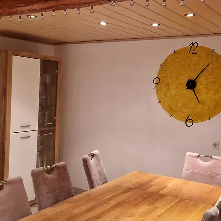 Blumenshein Bei Speyer Karlsruhe Familienfreundlich 5 Pers Semesterbostad Zeiskam