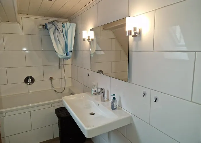 Blumenshein Bei Speyer Karlsruhe Familienfreundlich 5 Pers Zeiskam